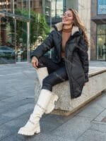 Жіноча зимова куртка з капюшоном 539