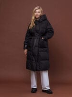 Жіночий зимовий пуховик з капюшоном 8056
